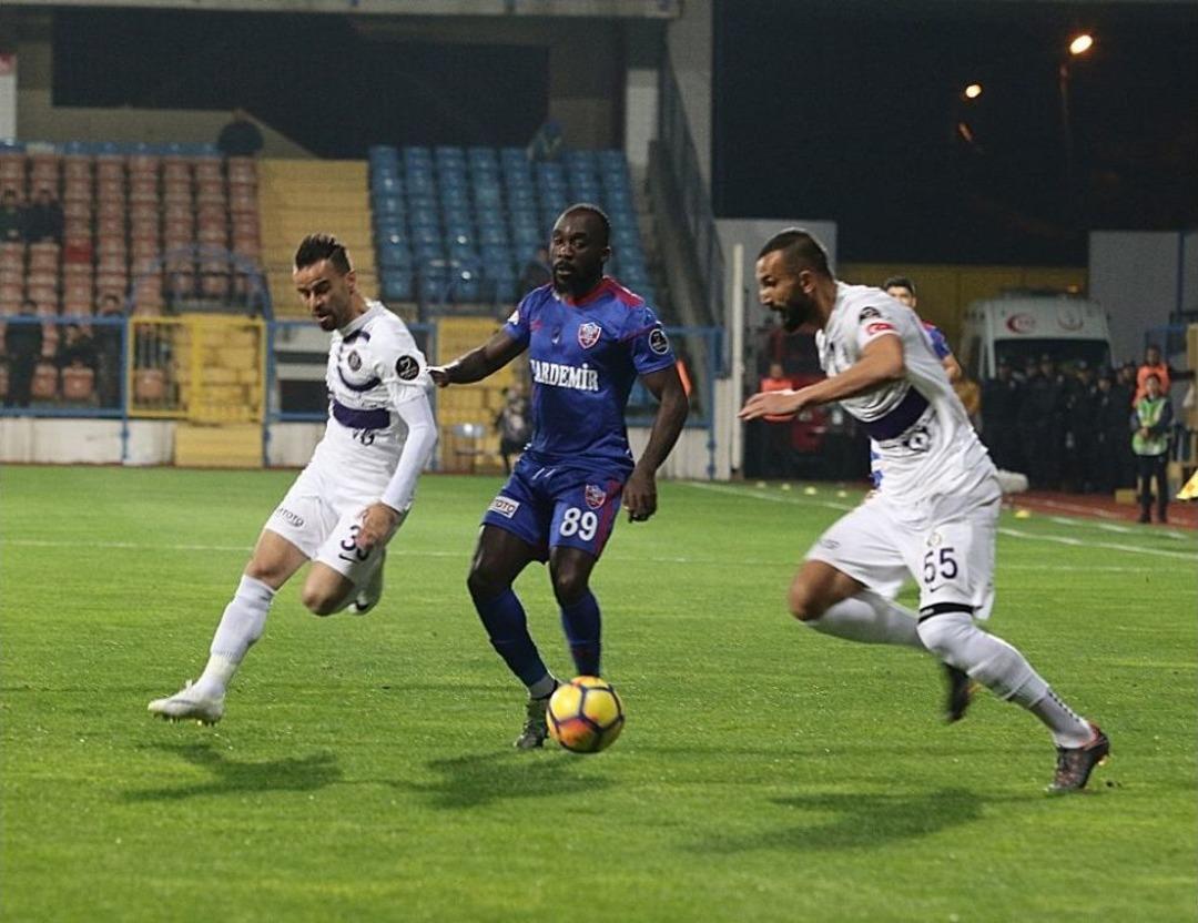 Spor Toto S&uuml;per Lig: Kardemir Karab&uuml;kspor: - Osmanlıspor: 2 (ilk Yarı)