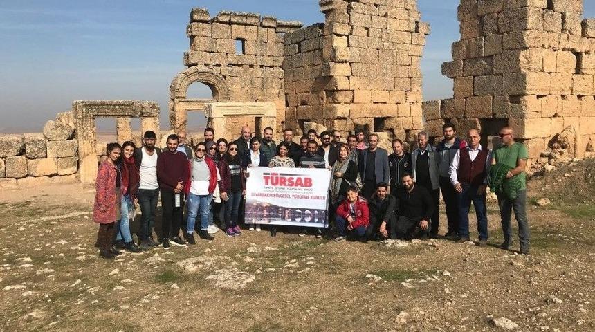 Tur Operat&ouml;rleri Zerzevan Kalesini Gezdi