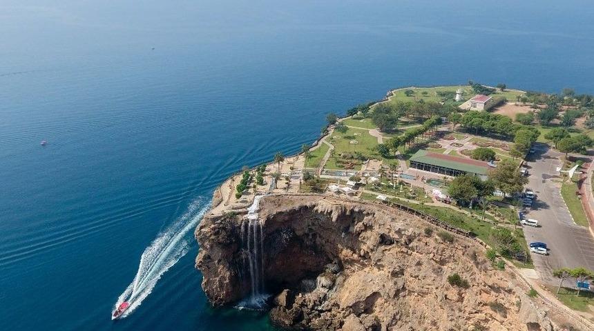 Antalya’nın 35 Bin Metrekarelik Doğal Balkonu Vatandaşların Akınına Uğruyor