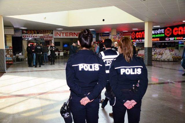 İzmit Şehirlerarası Otobüs Terminali’nde Huzur Uygulaması: 4 Gözaltı