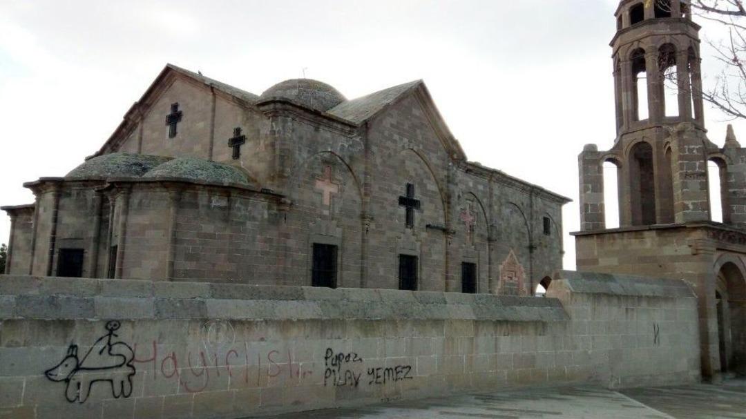 Tarihi Kiliseye Duvar Yazısı