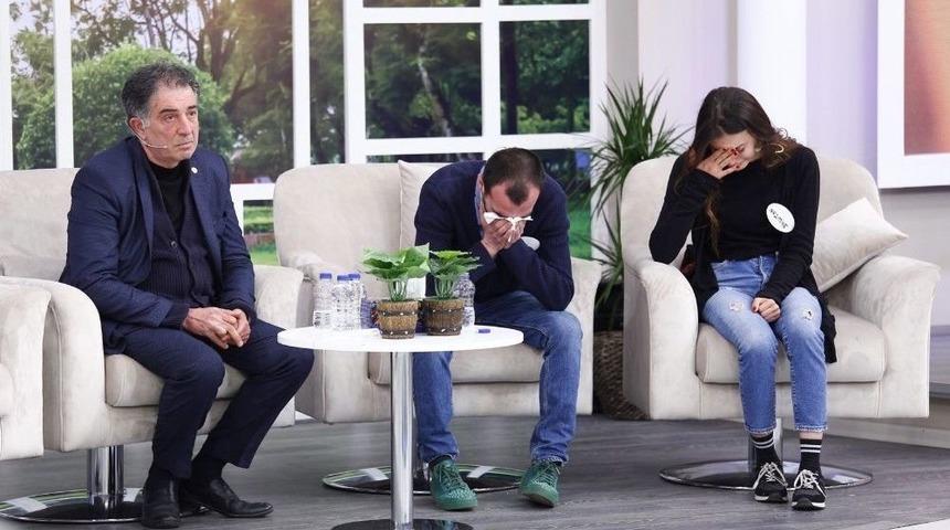 37 Yıl Sonra B&uuml;y&uuml;k Kavuşma Esra Erol&rsquo;da Ger&ccedil;ekleşti