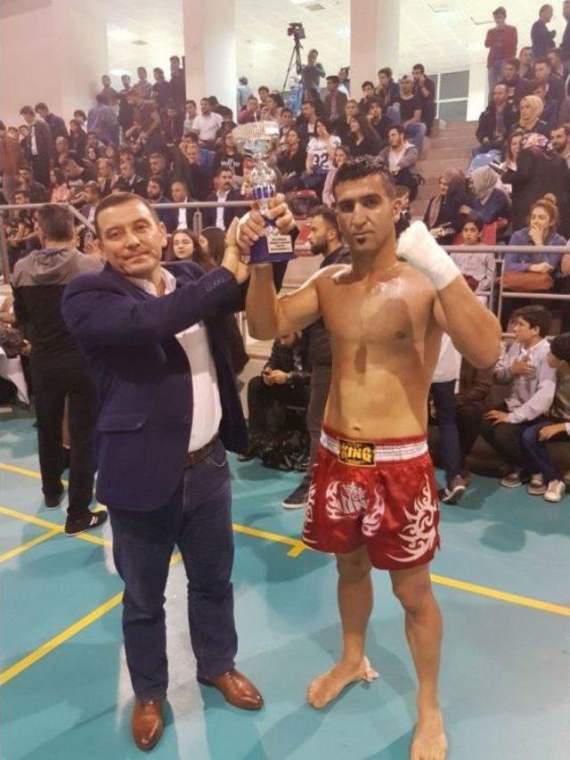 Muay Thai Müsabakalarında Altın Kemer Eskişehir’e