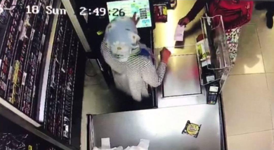 Dolandırıcı Kadınların Fotoğraflarını G&ouml;renler Emniyete Koştu