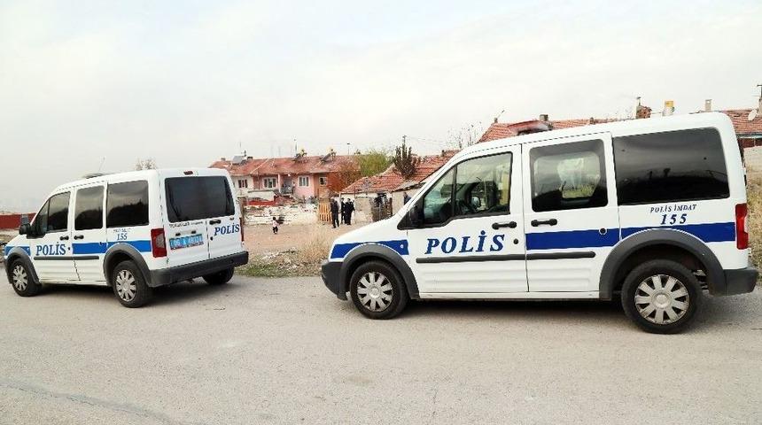 Amca Ve Yeğenleri Arasında Silahlı Kavga: 2 Yaralı