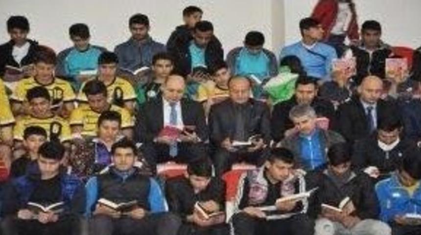 Final Ma&ccedil;ı &Ouml;ncesi Kitap Okudular