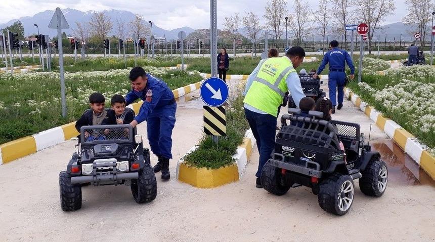 Van&rsquo;da Miniklere Trafik Eğitimi