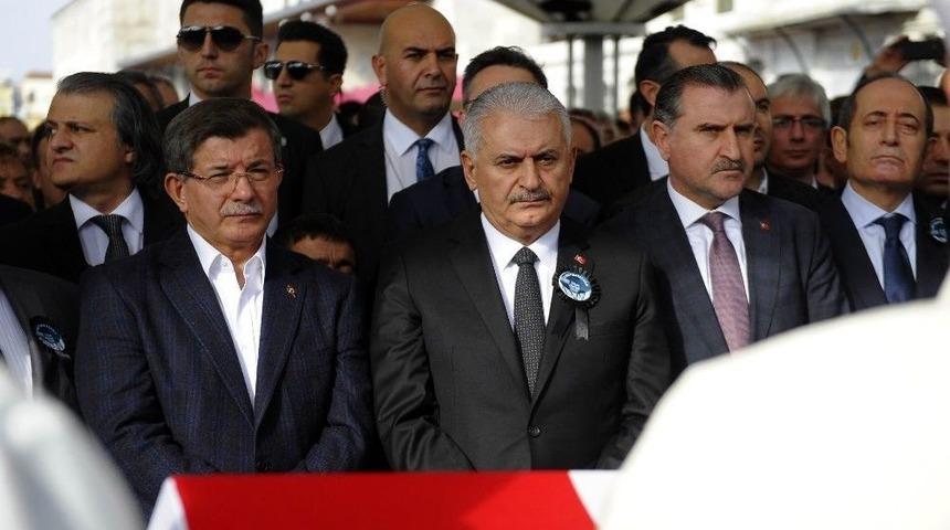 Naim S&uuml;leymanoğlu Son Yolculuğuna Uğurlanıyor