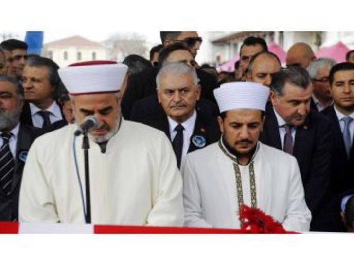 Başbakan Yıldırım, Naim Süleymanoğlu’nun Cenazesine Katıldı