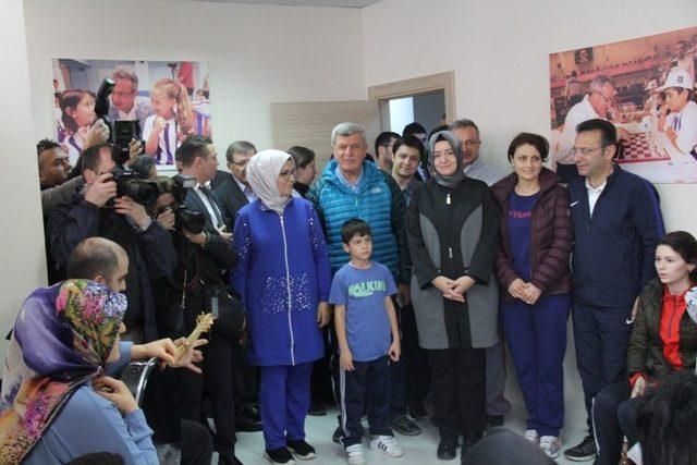 Bakan Kaya: &ldquo;kadınların Spor Yapması B&uuml;t&uuml;n Aileye &Ouml;rnek Olacak Bir Şey&rdquo; 1