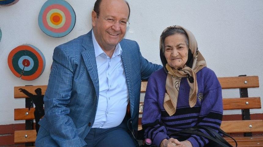 Başkan &Ouml;zakcan&rsquo;ın &rsquo;yaşlılara Saygı Haftası&rsquo; Mesajı