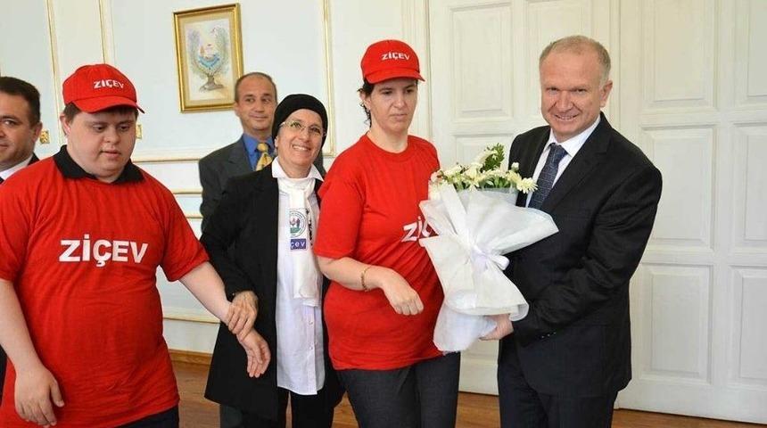 Vali Ceylan, Engelli Dernekleri Ve Vakıflarını Ağırladı