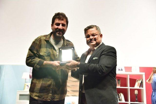 Milli Halterci Naim S&uuml;leymanoğlu, Bilecik&rsquo;te Tiyatro Sahnesinde Anıldı 2