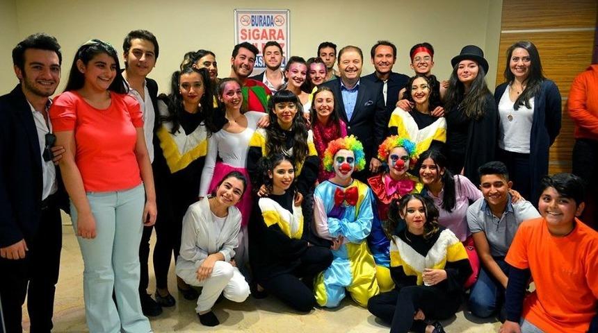 Bağımsız Mutluluk Merkezi&rsquo;nden&ldquo;g&uuml;neş Kasabası Sirki&rdquo; Oyunu