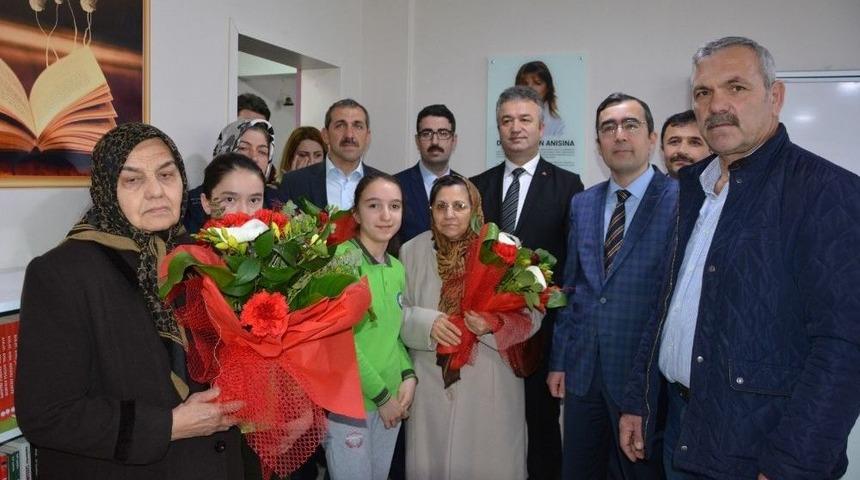 Demet &Ouml;ğretmene Vefa