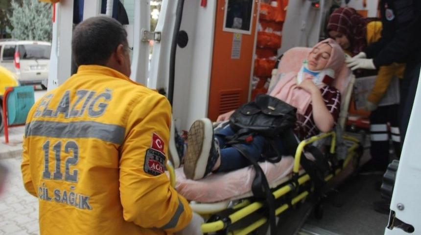 Elazığ&rsquo;daki Midib&uuml;s Kazası: 1 &Ouml;l&uuml;, 30 Yaralı