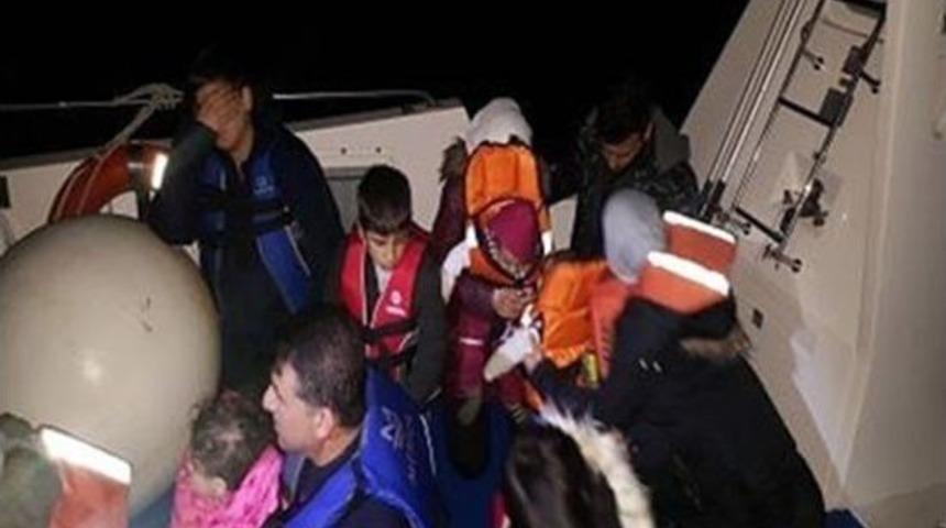 Çeşme’de 18 Kaçak Göçmen Yakalandı