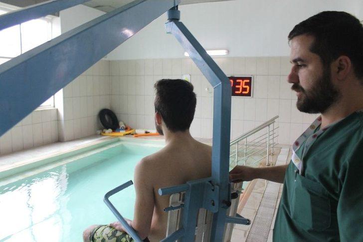(özel Haber) Termal Suyla Uygulanan Hidroterapi Yöntemi Felçli Hastaların Umudu Oldu G4