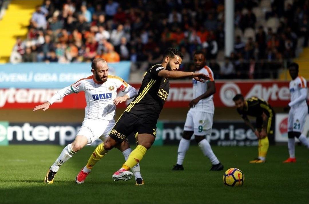 S&uuml;per Lig: Alanyaspor: - Evkur Yeni Malatyaspor: (ilk Yarı)