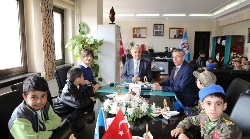 Öğrencilerden Başkan Başsoy’a Ziyaret