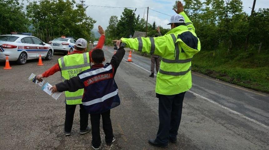 Ordu&rsquo;da &Ouml;ğrenciler Trafik Denetimi Yaptı