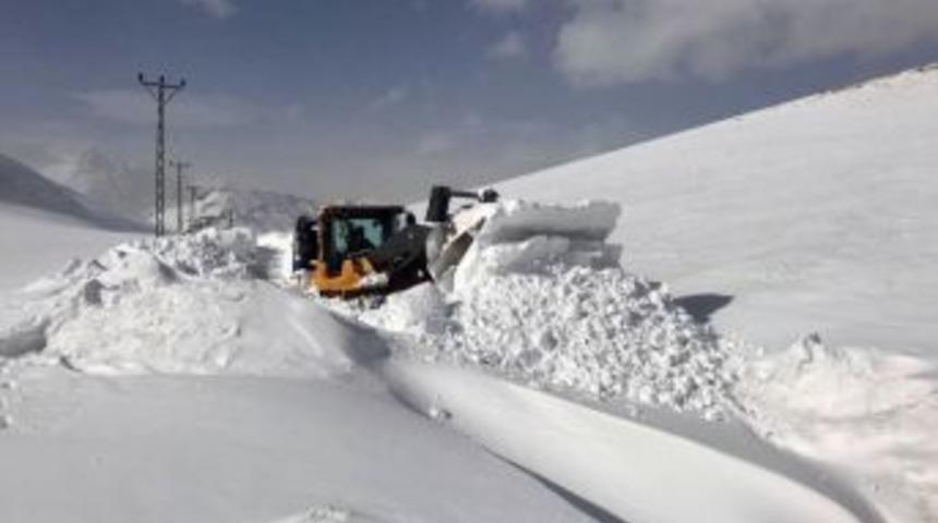 İş Makineleri Mehmet&ccedil;ik İ&ccedil;in Seferber Oldu