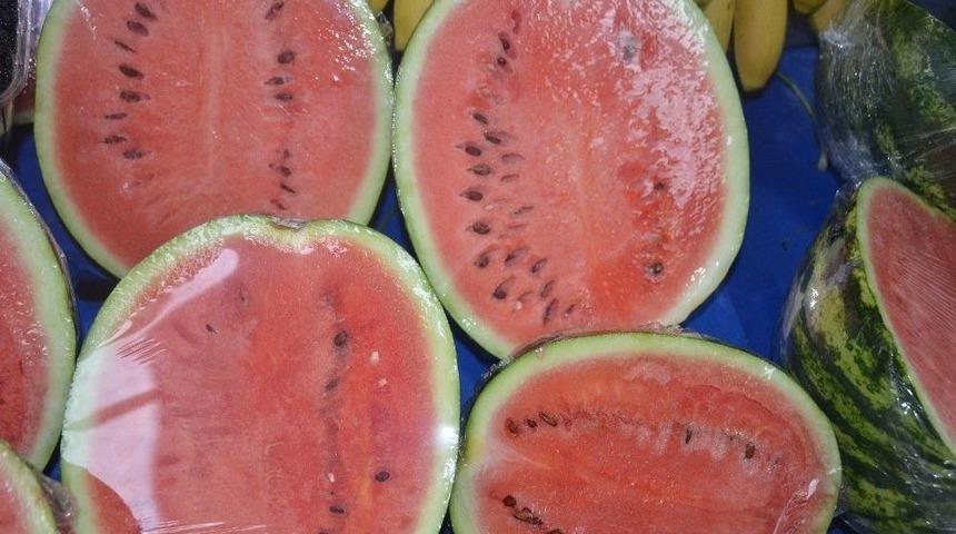 Fiyatı Cep Yakan Karpuz Yarım Satılıyor