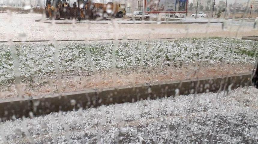 Mersin&rsquo;de Dolu Yağışı Etkili Oldu