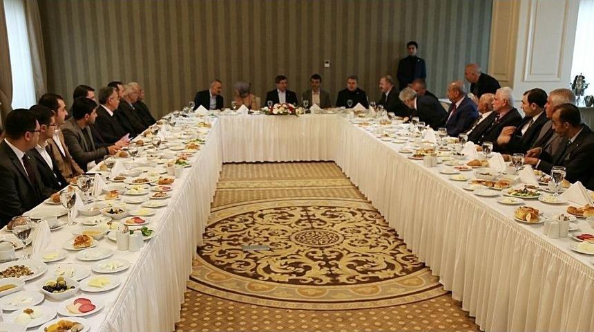 Ahmet Davutoğlu, Stk Temsilcileriyle Bir Araya Geldi