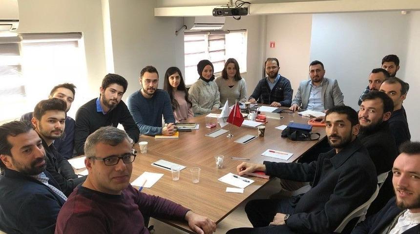 Genç Girişimciler Temel Muhasebe Atölyesi’nde Bilgileniyor