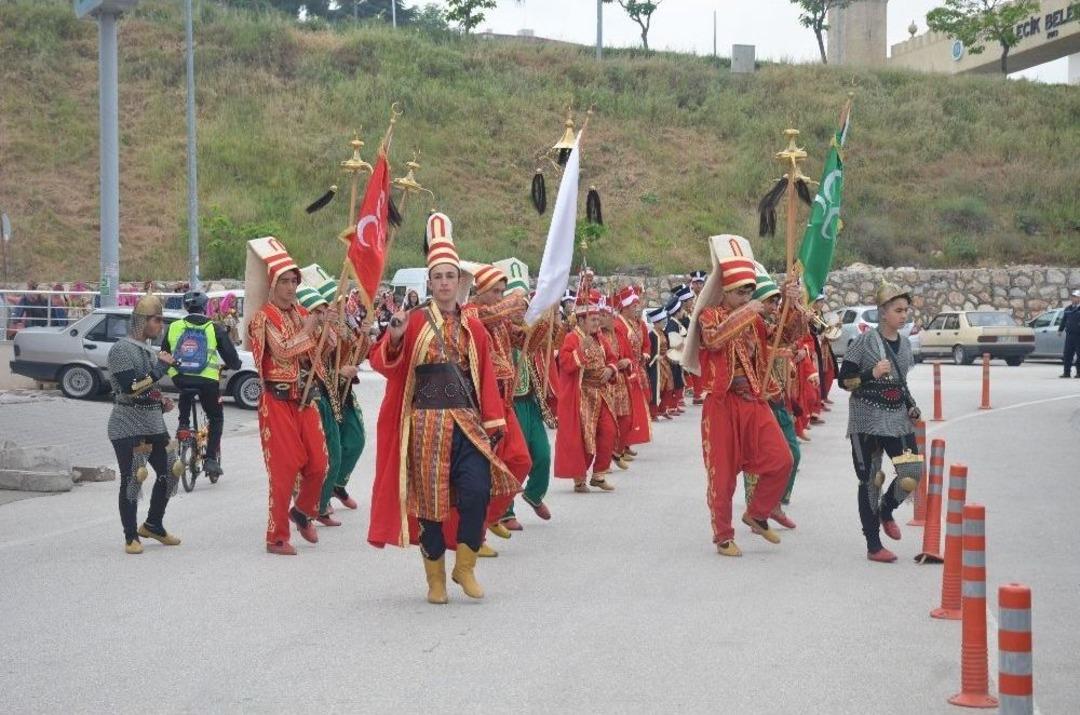 &Ouml;ğrenme Şenliği Renkli G&ouml;r&uuml;nt&uuml;lerle Başladı