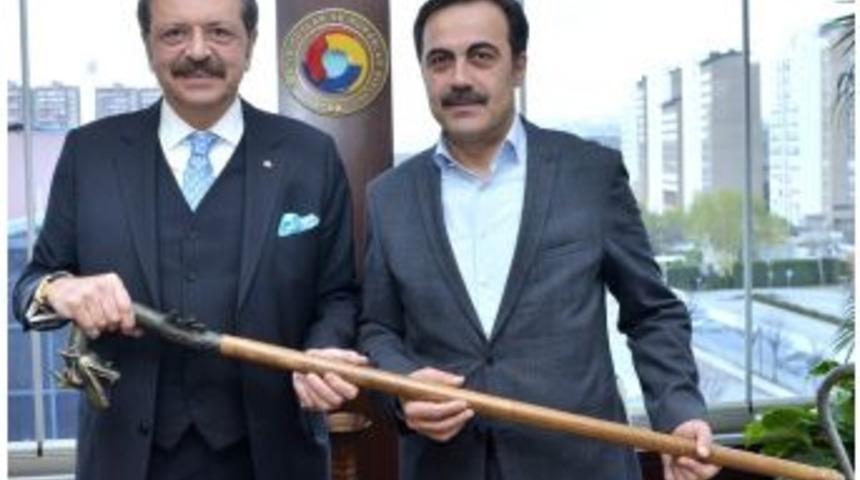 Ahi Evran Bastonu Tobb Başkanına Hediye Edildi