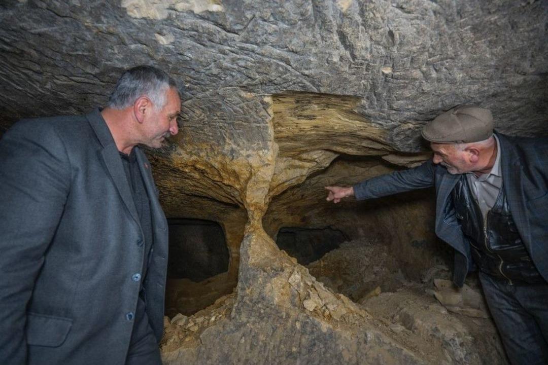 Binlerce Yıllık Yeraltı Yerleşim Yerini Defineciler Tahrip Etti