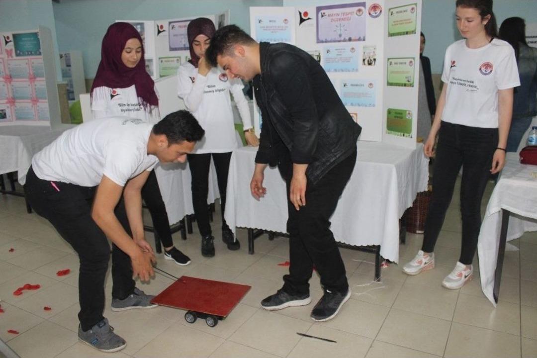 Lise &Ouml;ğrencilerinden İlgi &Ccedil;eken Projeler
