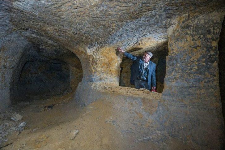 Binlerce Yıllık Yeraltı Yerleşim Yerini Defineciler Tahrip Etti G2