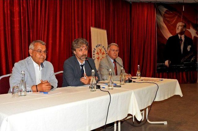İzmir Kent Konseyleri Birliği, Çeşme’de Seçimleri Konuştu