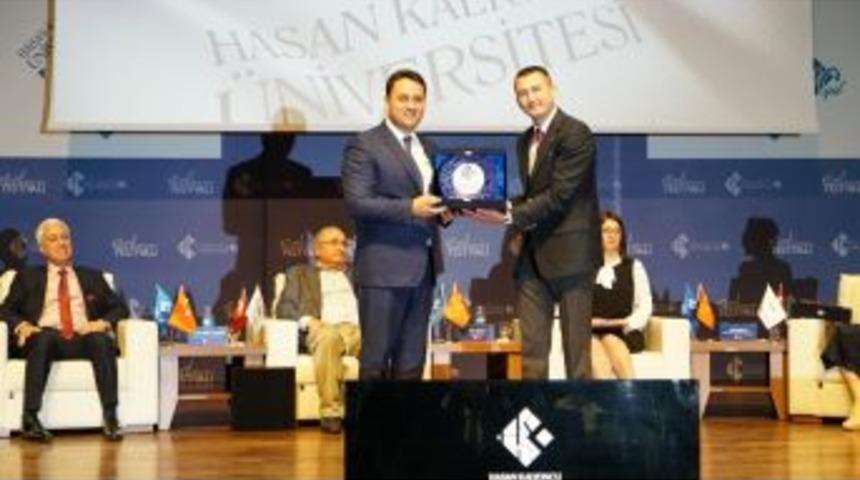 Hk&uuml;&rsquo;de Afet Farkındalığı Ve Duyarlılığı Sempozyumu