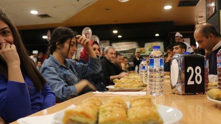 Gaziantep’te Baklava Yeme Yarışması G3