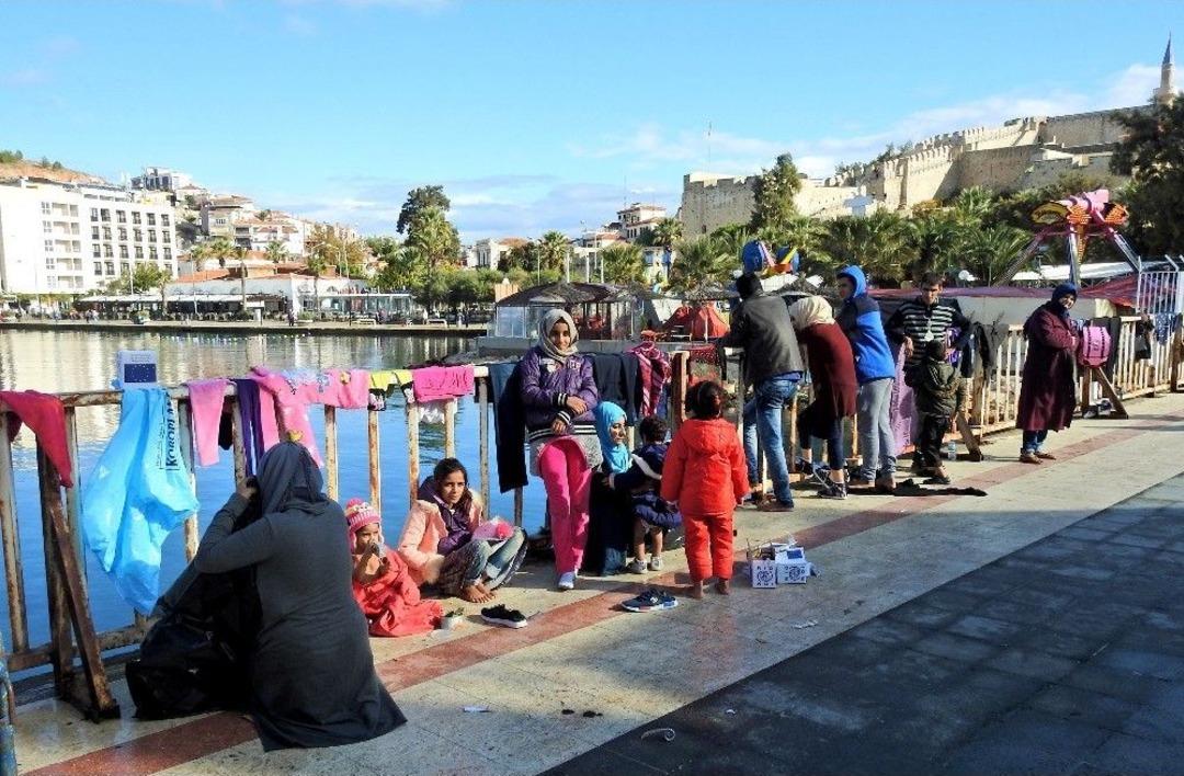 Batma Tehlikesi Ge&ccedil;iren G&ouml;&ccedil;menleri Sahil G&uuml;venlik Kurtardı