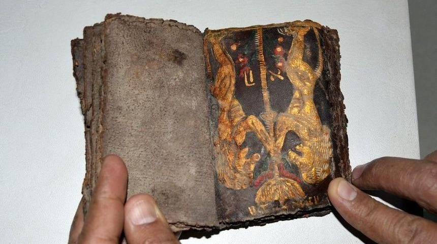 Muğla&rsquo;da 700 Yıllık Tevrat Ele Ge&ccedil;irildi