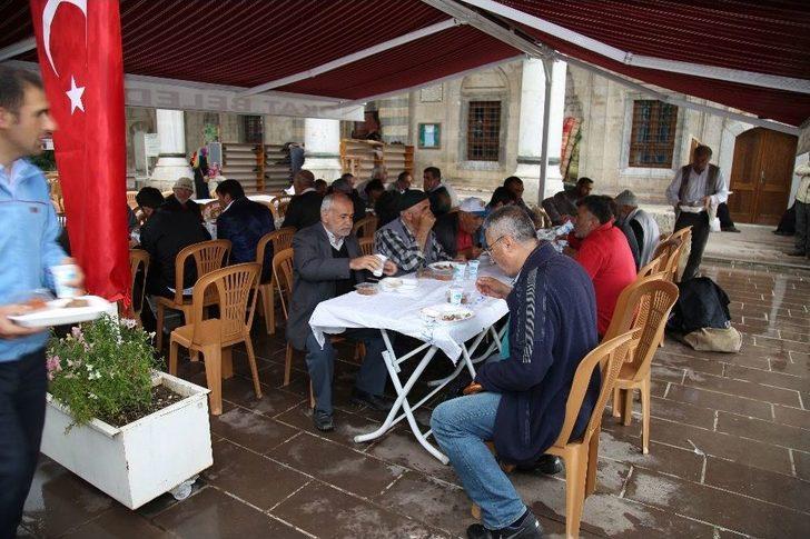 Tokat’ta 2 Bin Kişiye Vakıf Yemeği İkramı G1