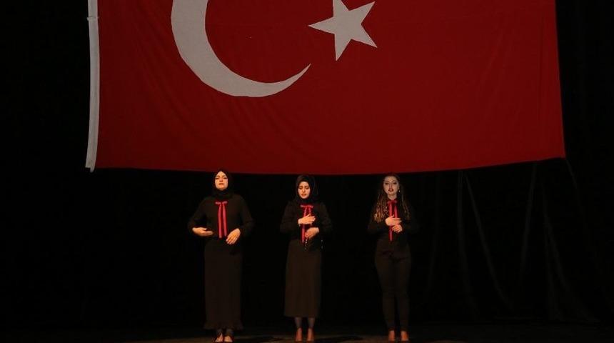 Ko-mek Kursiyerleri Şiirleri İşaret Dili İle Okudu