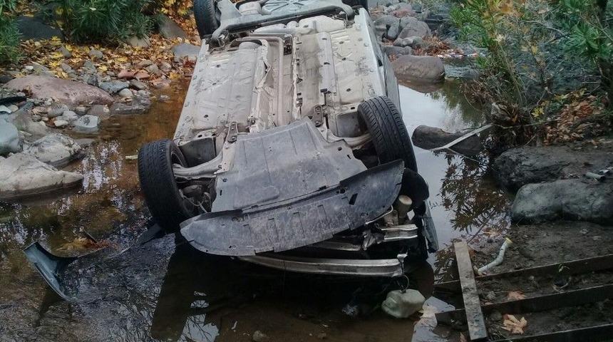 Otomobil Dereye U&ccedil;tu: 1 Yaralı