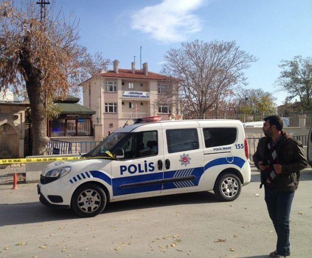 Polis Merkezi Bahçesindeki Tartışma Kanlı Bitti: 2 Yaralı