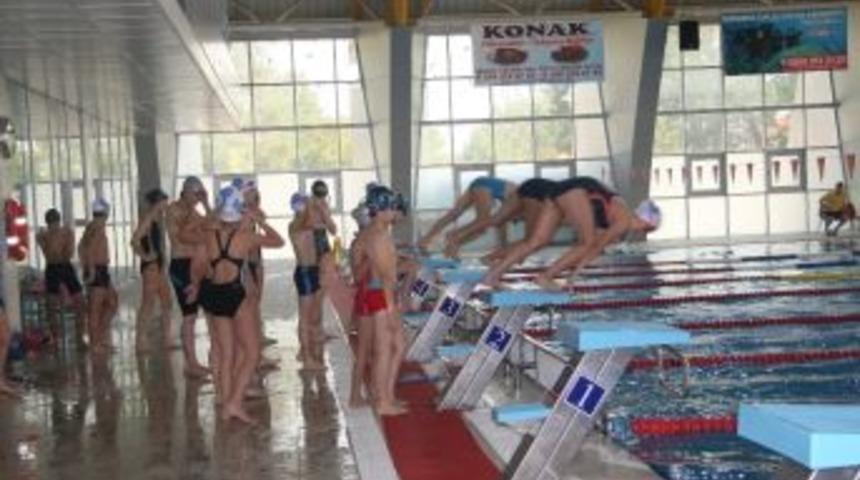 24 Saat Aralıksız Y&uuml;zecekler