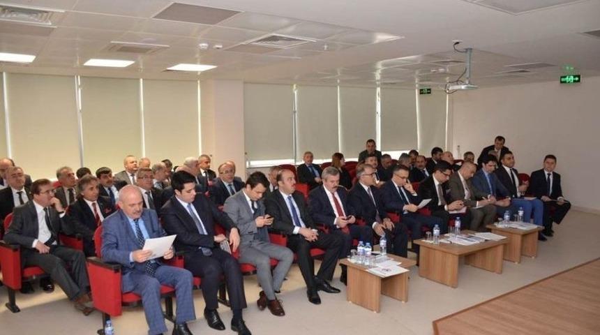 Vali &Ccedil;eber, İl M&uuml;d&uuml;rleriyle Biraraya Geldi.