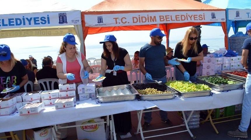 Didim Engelsiz Festivalinde 1001 Metre Uzunluğundaki Kahvaltıda Bir Araya Gelindi
