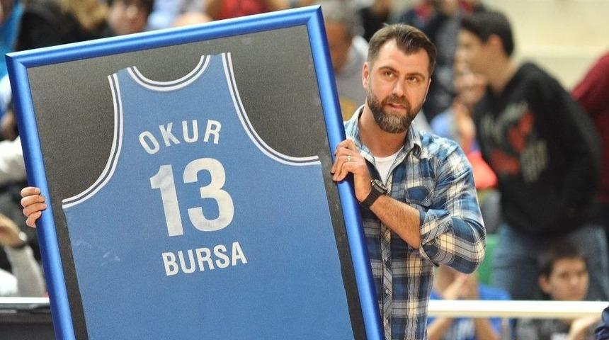 Tofaş&rsquo;tan Mehmet Okur&rsquo;a B&uuml;y&uuml;k Jest