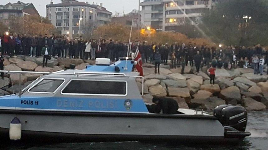 Kadık&ouml;y&rsquo;de Denize D&uuml;şen Vatandaşın Cansız Bedenine Ulaşıldı