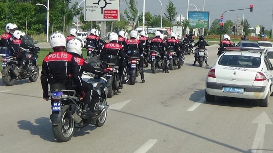 Bursa&rsquo;da Hipodroma Bin Polisle B&uuml;y&uuml;k Baskın